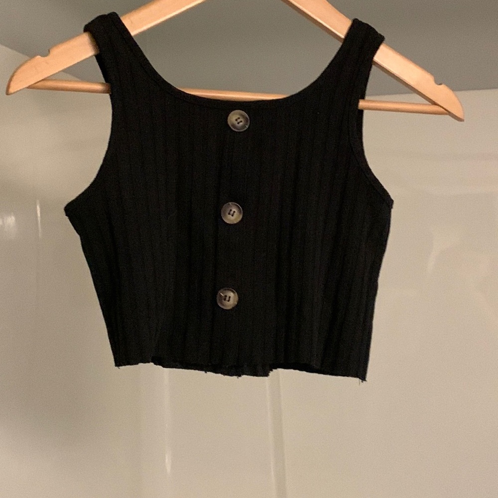 Black Tank Crop